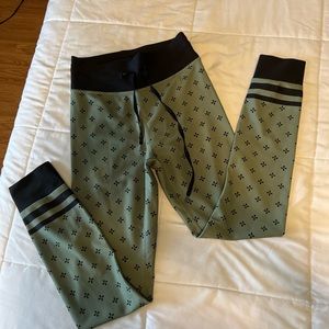 Sarah’s day workout leggings